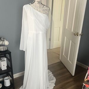NWOT Elegant White One-Shoulder Gown with mesh sleeve, lined, XXL beautiful!
